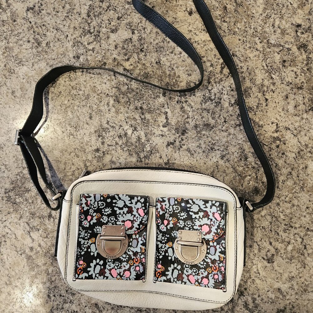 Fossil Riley White with Floral Pockets Leather Cross Body Purse